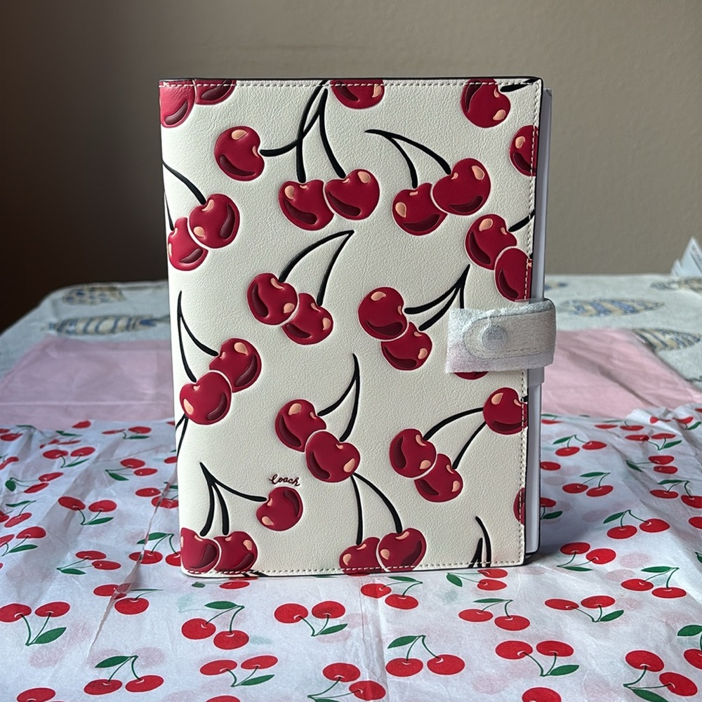 🍒📕🍒 COACH NOTEBOOK WITH CHERRY PRINT 🍒📕🍒 NWT 🍒📕🍒
